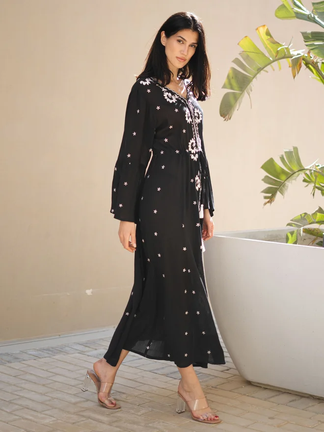 sanskrutihomes sanskrutihomes Floral Print V Neck A-Line Midi Dress with Tie Waist