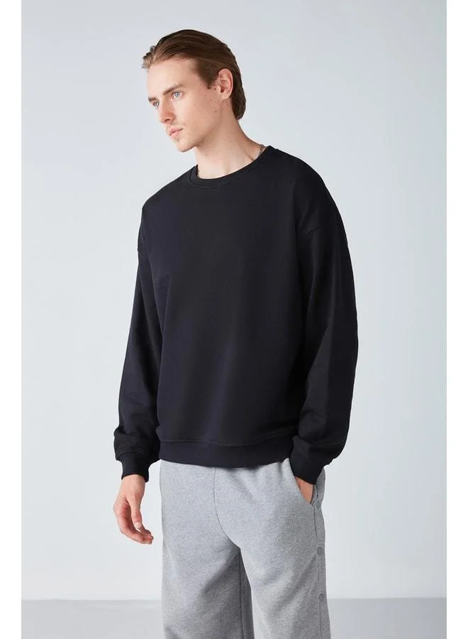 GRIMELANGE Stephan Men's Ultra-Soft Winter Fabric 3-Ply Organic Cotton Knit Oversized Black Sweatshirt.