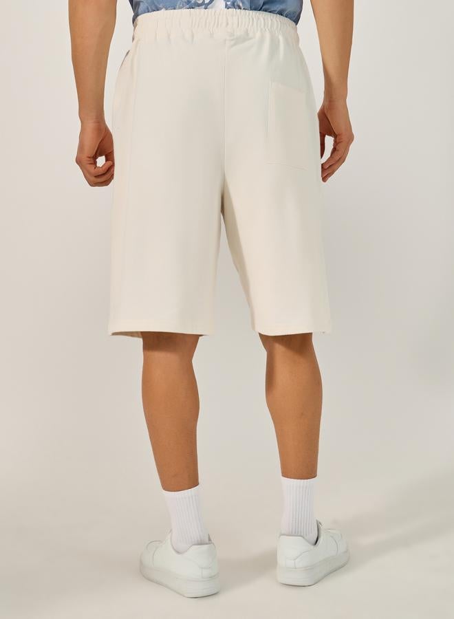Styli MEN OVERSIZED FIT SHORTS WITH EMBOSSED TILE PRINT  - Image 4