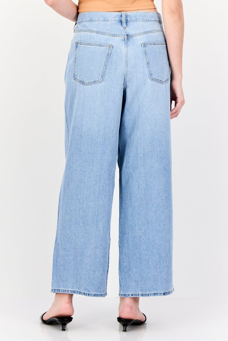 Universal Thread جينز قصير غير قابل للتمدد للنساء بتصميم مريح، أزرق فاتح - Image 3