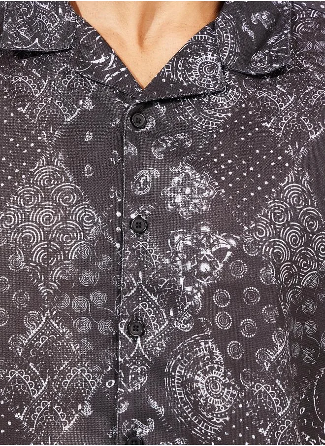 ستايلي Bandana Print Resort Collar Relaxed Fit Shirt