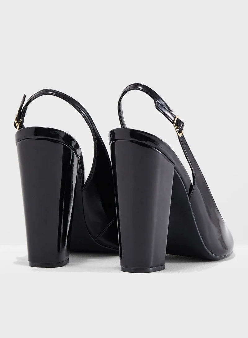 STEVE MADDEN Block Heel Pump