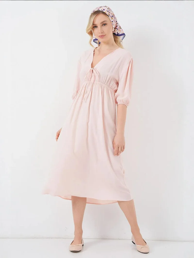 بيغ دارت فستان ميدي بقصة  وفتحة رقبة على شكل  وتفاصيل ربط