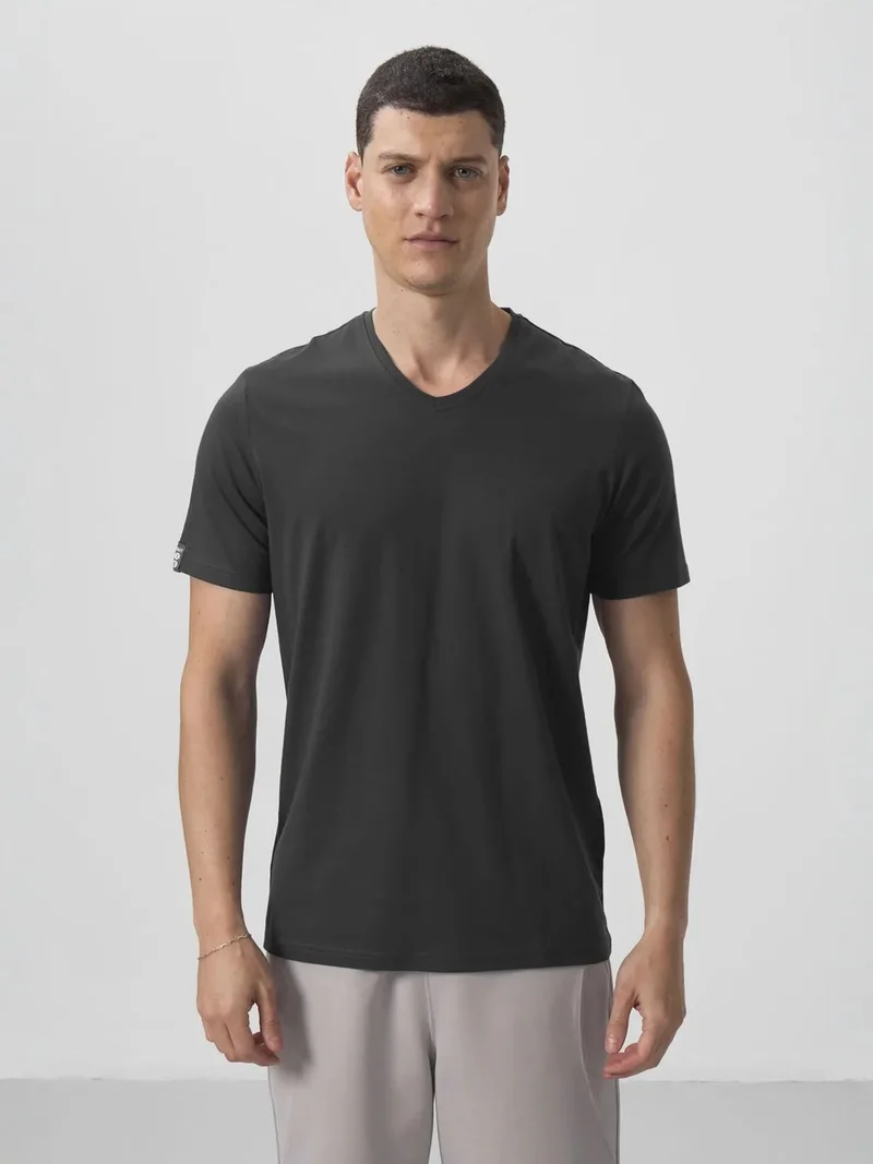 تومي لايف TOMMY Men's V-Neck Short Sleeve T-Shirt