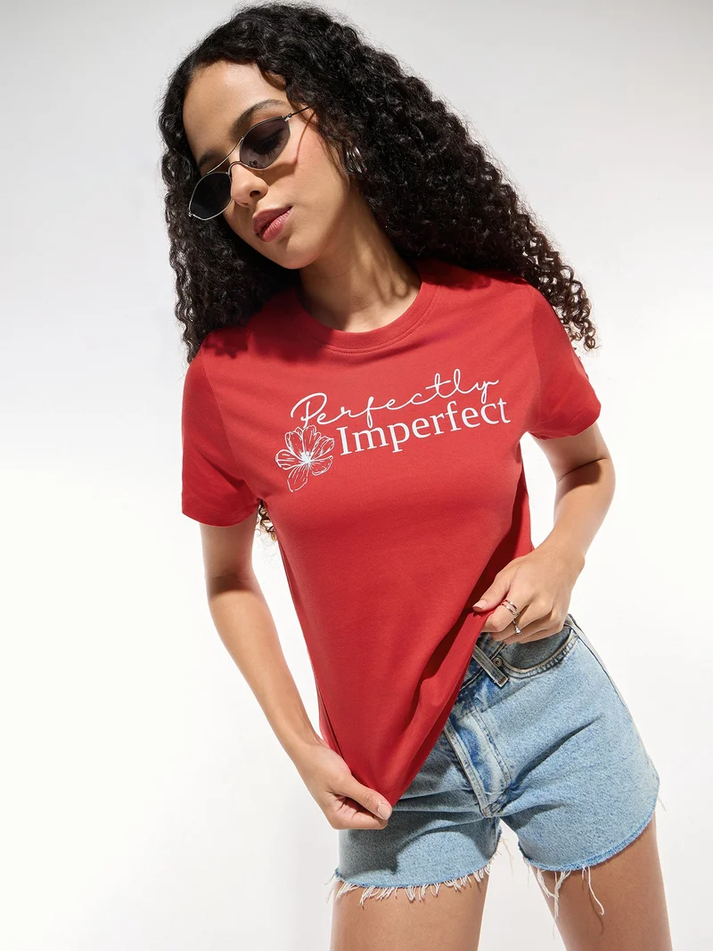 أوجيدر تيشيرت أحمر بأكمام قصيرة ورقبة دائرية