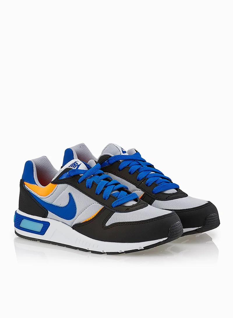 Nike Nightgazer Youth for Men Best Price Bahrain