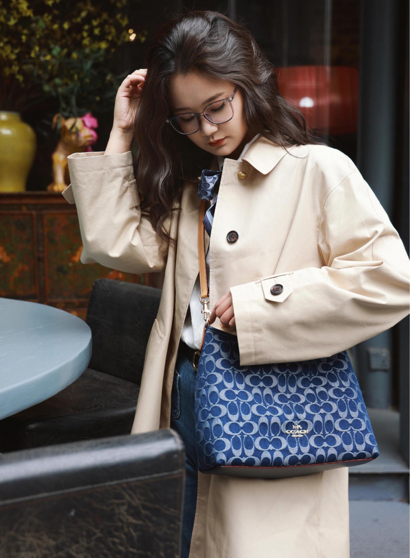 حقيبة يد امرأة كوتش Laurel 31 بحجم كبير، شعار معدن...