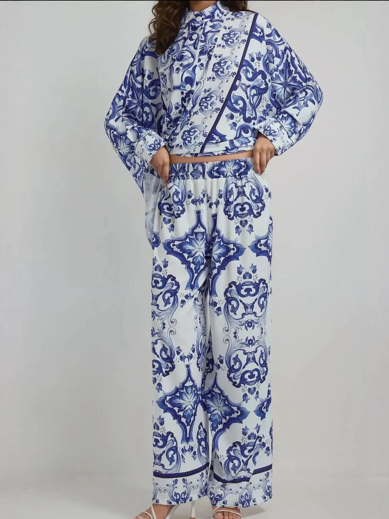 زوبعة طقم قطعتين بنقش زهري