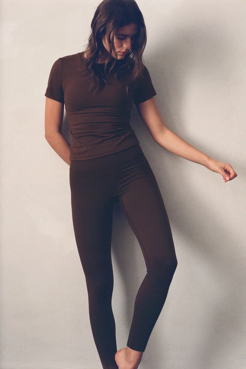 اتش اند ام لغينغز رياضي من نسيج سوفت موف