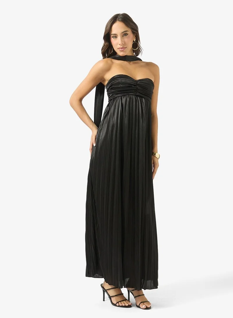Ginger Sweetheart Neckline Plisse Dress with Scarf