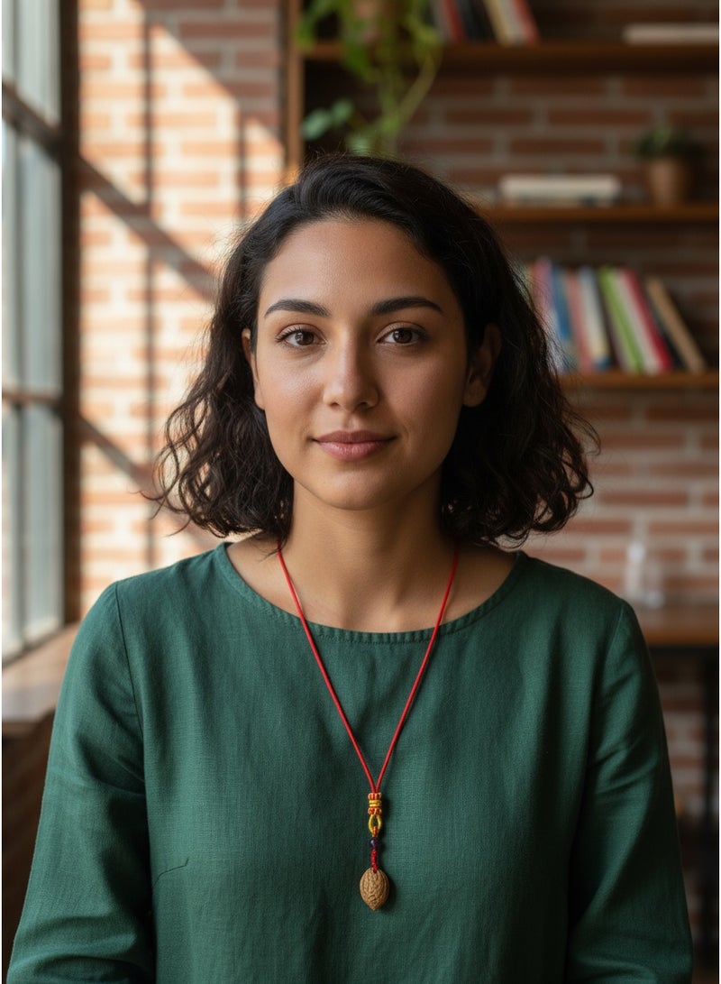 تشوميل قلادة من الحبل الأحمر المحظوظ مصنوعة يدويًا مع قلادة من الجوز الطبيعي وعقد زخرفية - Image 4