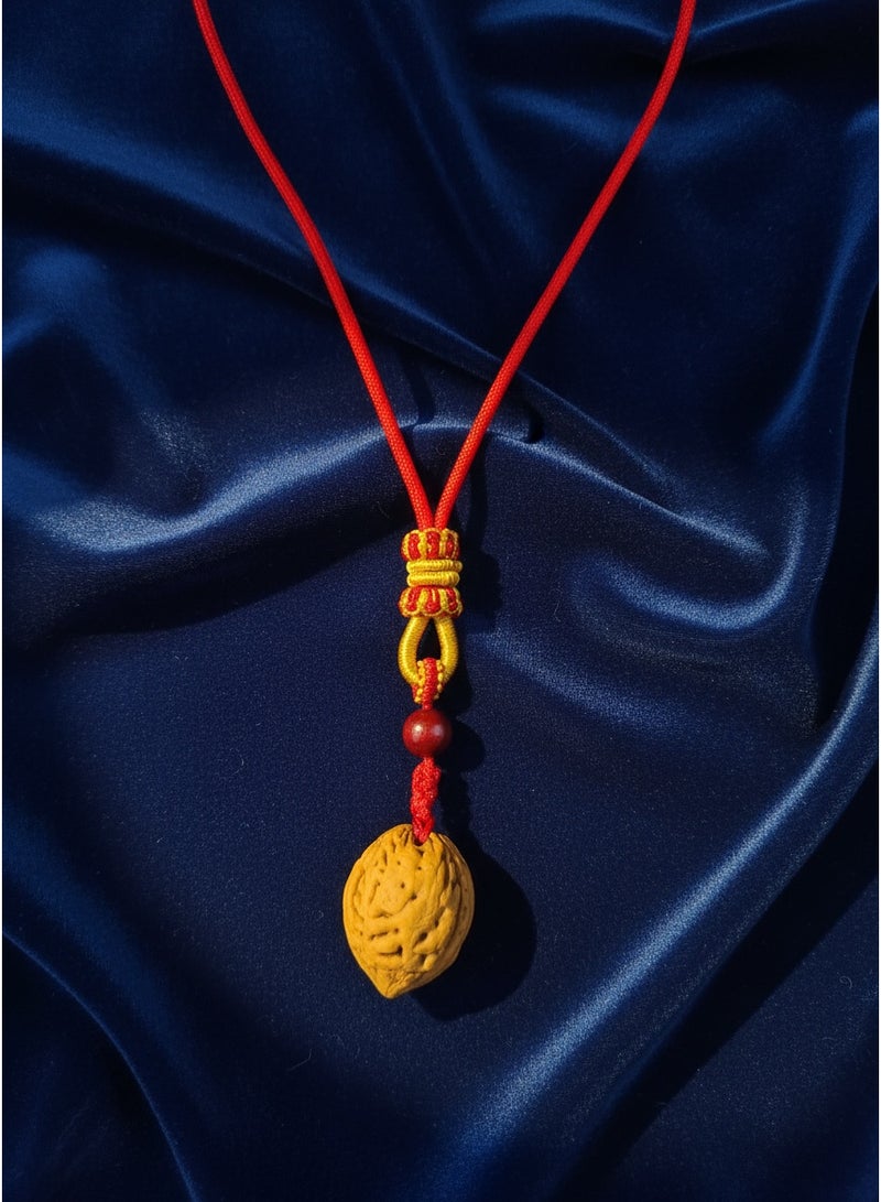تشوميل قلادة من الحبل الأحمر المحظوظ مصنوعة يدويًا مع قلادة من الجوز الطبيعي وعقد زخرفية - Image 3