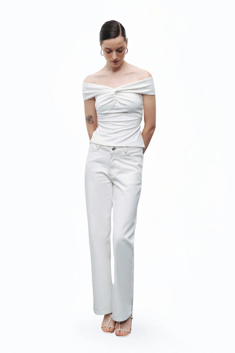 نوكتورن بلوزة بتفاصيل ملتفة