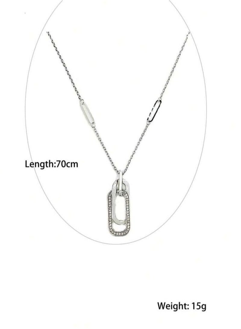 قلادة طويلة بتصميم هندسي بسيط مع تفاصيل أحجار الراين - Image 2