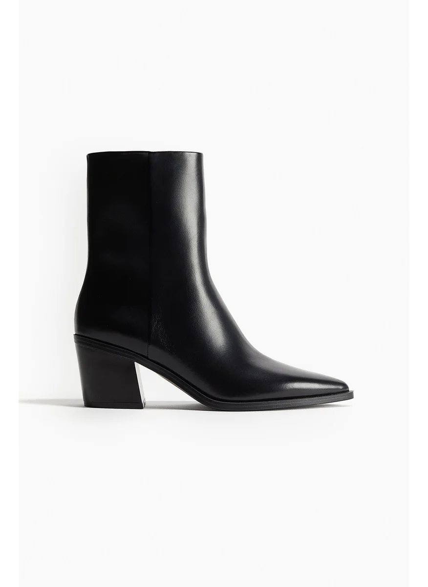 اتش اند ام Pointed Ankle Boots