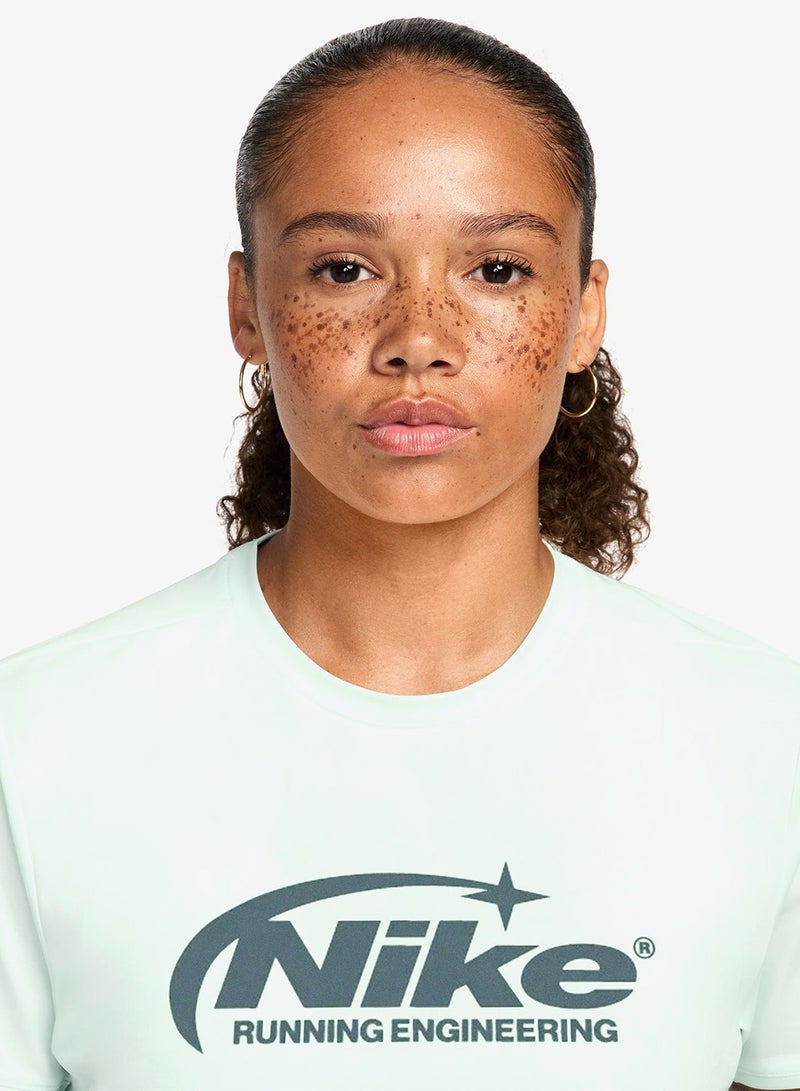 Nike Swift Dri-Fit Disrupt T-Shirt - Image 3