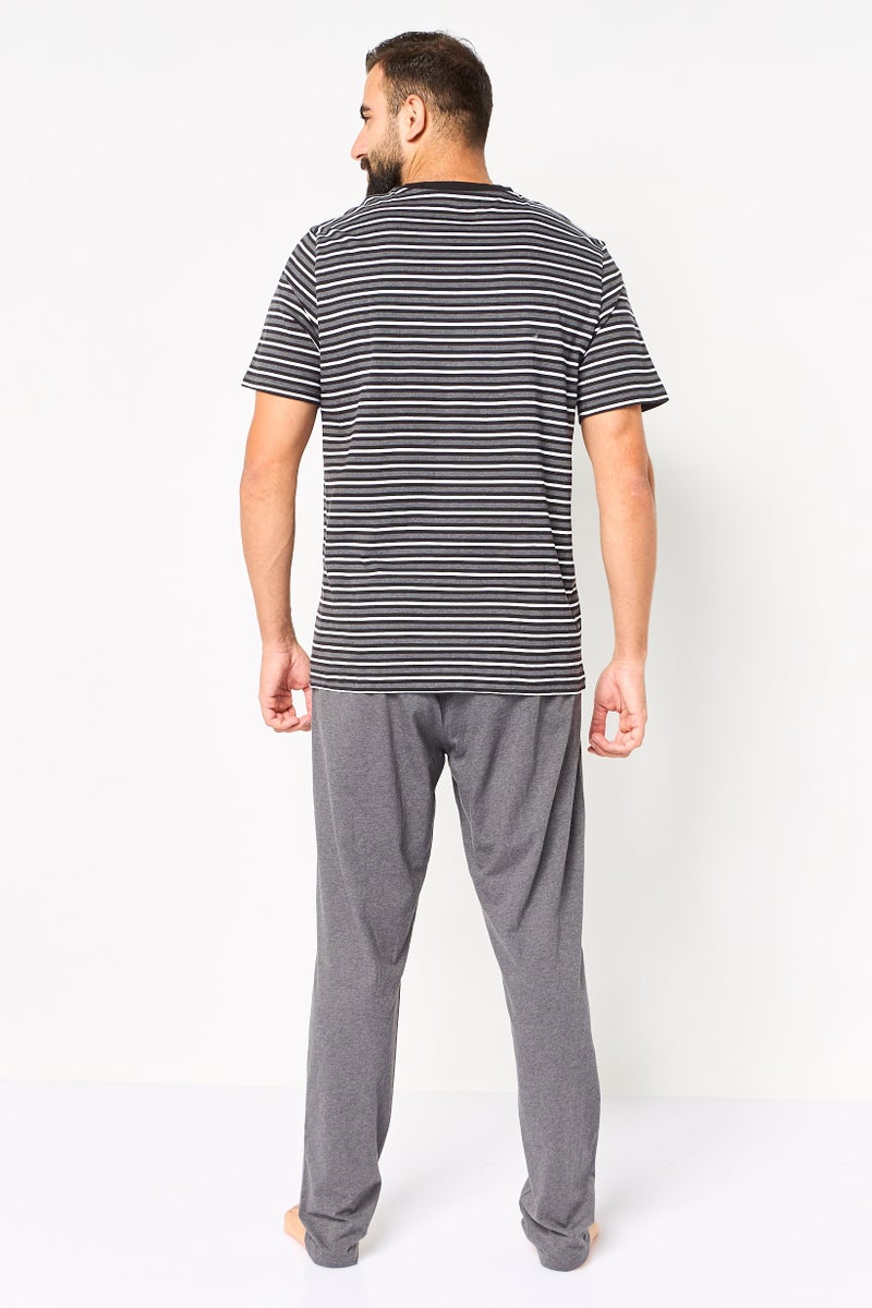 PUMA Men 2 Pieces Brand Logo Top And Bottom Pyjama Set, Multicolor - Image 3