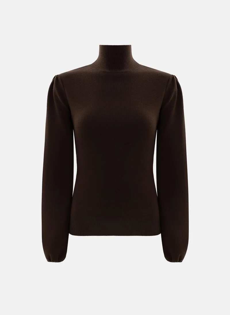 ليتشي سترة محبوكة ناعمة مع شقوق على الأكمام