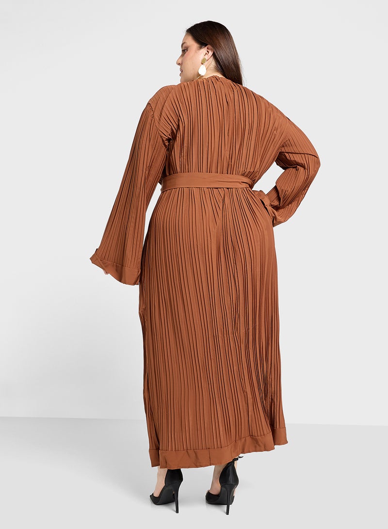 خزانة فستان ماكسي بأكمام بليسيه - Image 2