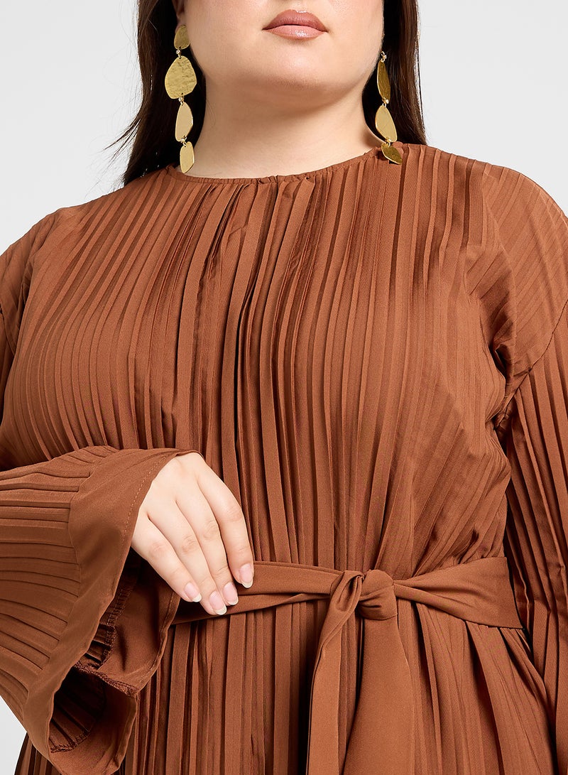 خزانة فستان ماكسي بأكمام بليسيه - Image 3