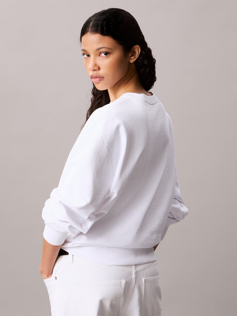 كالفن كلاين جينز كنزة بشعار بقصّة مريحة - Image 3