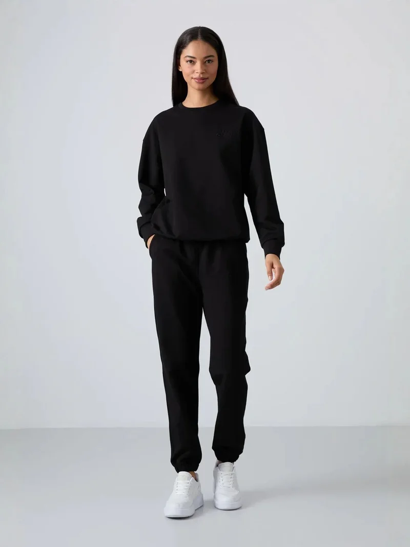 تومي لايف TOMMY Oversized Crew Neck Sweatshirt and Pants Set