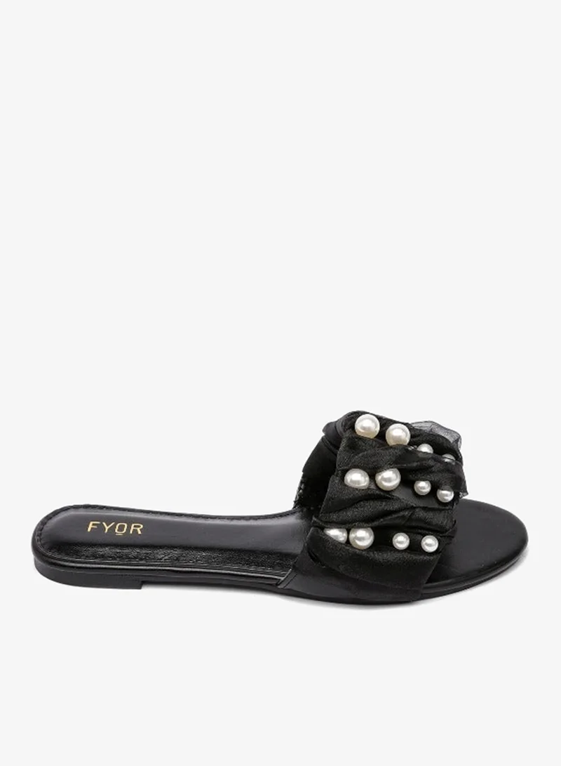 فايور صندل سلايد مزين باللؤلؤ