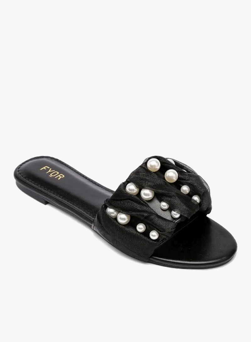 فايور صندل سلايد مزين باللؤلؤ