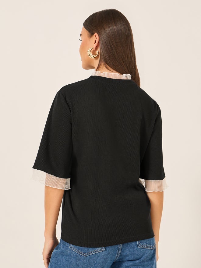 ستايلي تيشيرت ستايلي بأكمام كوع مزينة بالدانتيل ومقاس مريح - Image 4