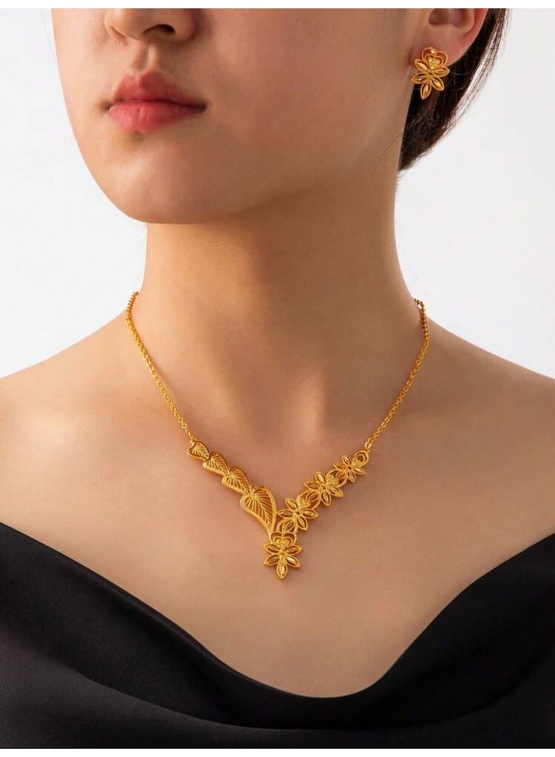 نيو ستايل طقم نسائي بتصميم عصري مكون من سلسال وحلق اذن مطلي باللون الذهبي - Image 2