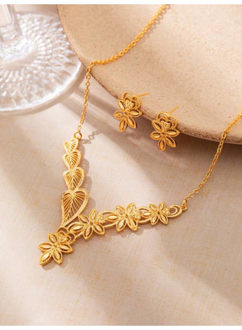 نيو ستايل طقم نسائي بتصميم عصري مكون من سلسال وحلق اذن مطلي باللون الذهبي - Image 4