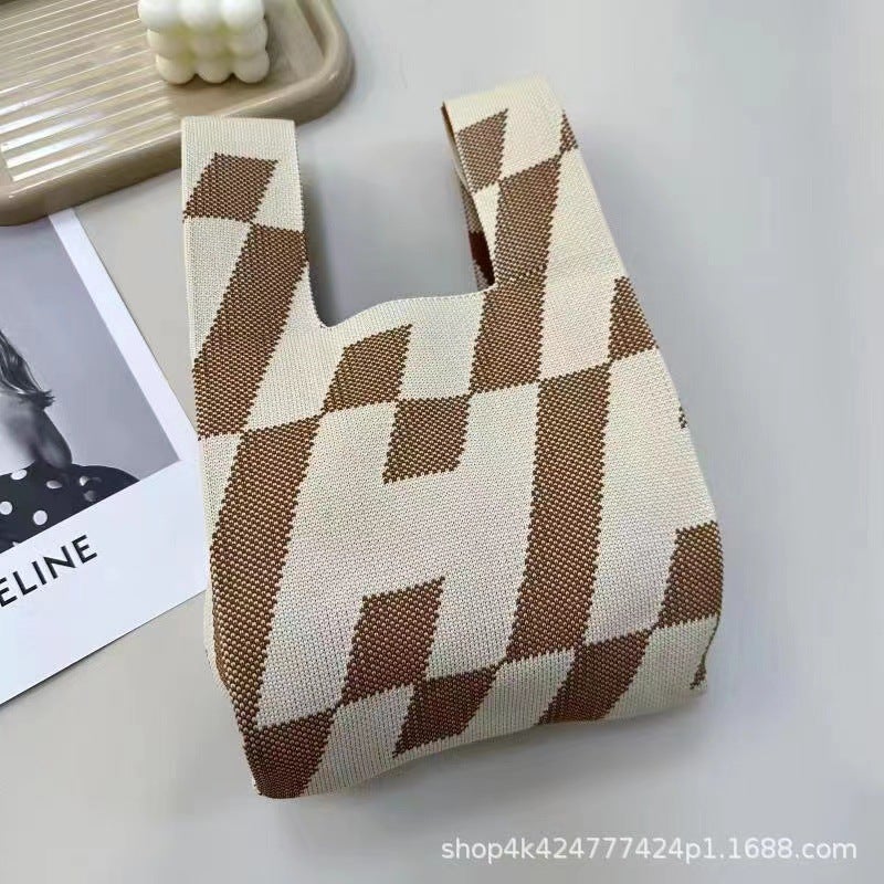Niche Design Girl'S Love Color Matching Knitted Handbag Women'S Shoulder Weaving New All-Match Personalized Trendy Bag - Image 1