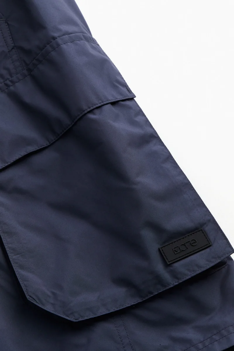 اتش اند ام Lightweight cargo sports shorts