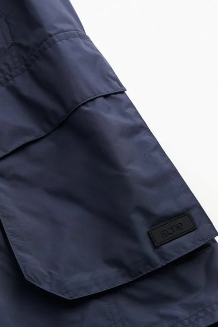 اتش اند ام Lightweight cargo sports shorts