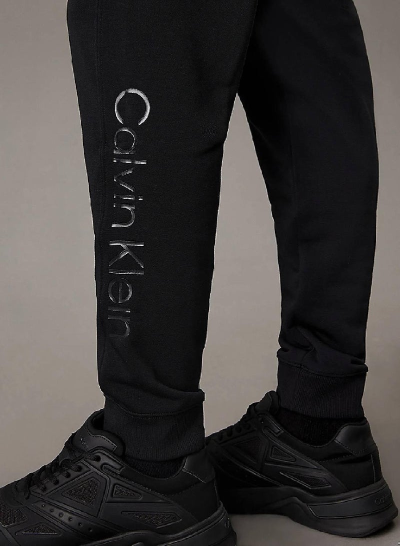 CALVIN KLEIN سروال رياضي من قماش تيري الفرنسي - Image 3