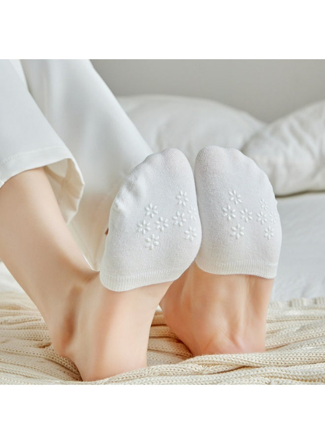 جوارب نسائية مانعة للانزلاق بنمط زهور، قبضة سيليكون مانعة للانزلاق، 6 أزواج (أبيض) - Image 3