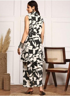 ISHIN Floral Printed Cotton Blazer and Trousers Co-Ords by Styli  - Image 4