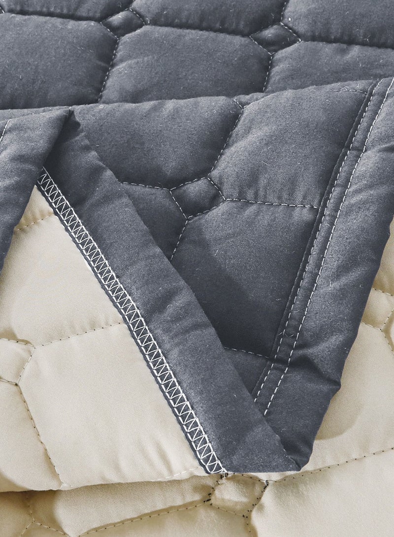 Sleep Night 4 Pieces Comforter Set Single Size 160 X 210 Cm Dual color Reversible Bedding Set for All Seasons - Image 4