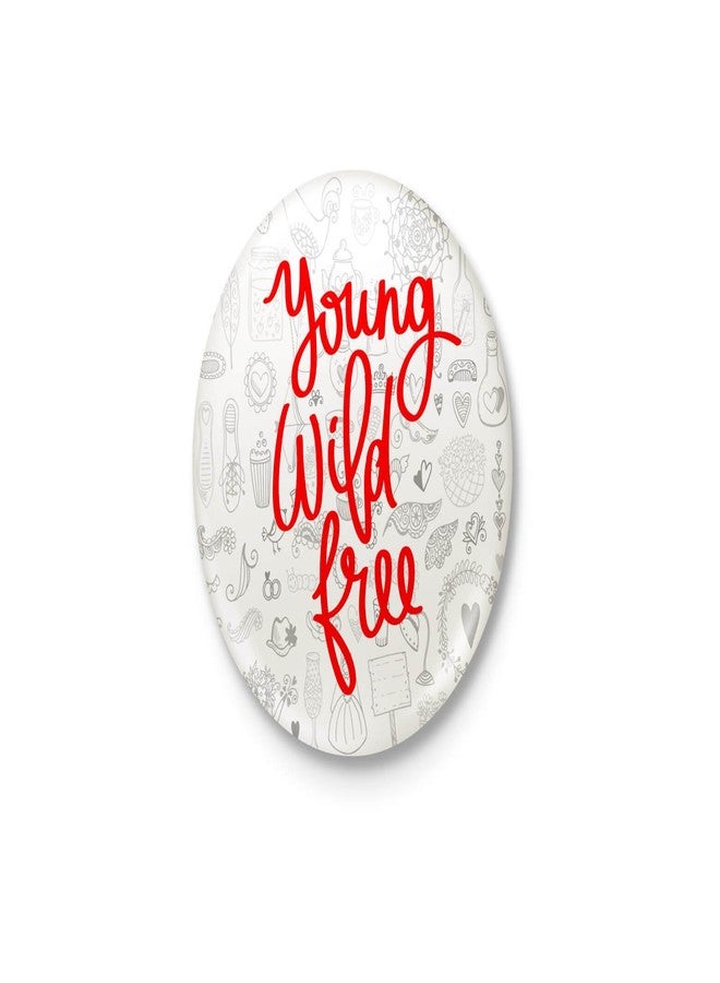 شارة "شاب، متوحش، حر" مزودة بدبوس أمان خلفي