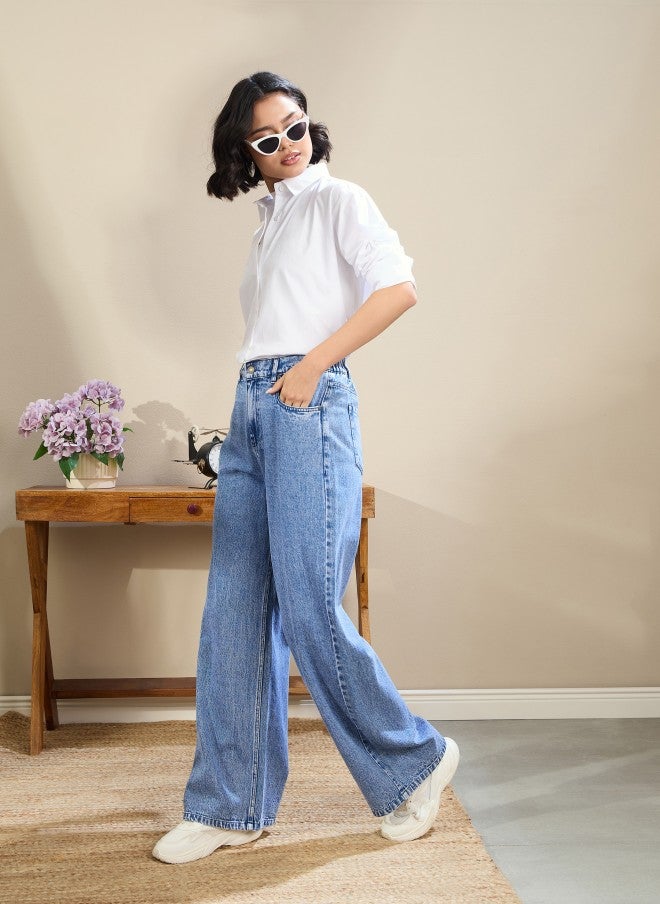 SASSAFRAS Light Fade High-Rise Straight Fit Jeans for Women - Image 2