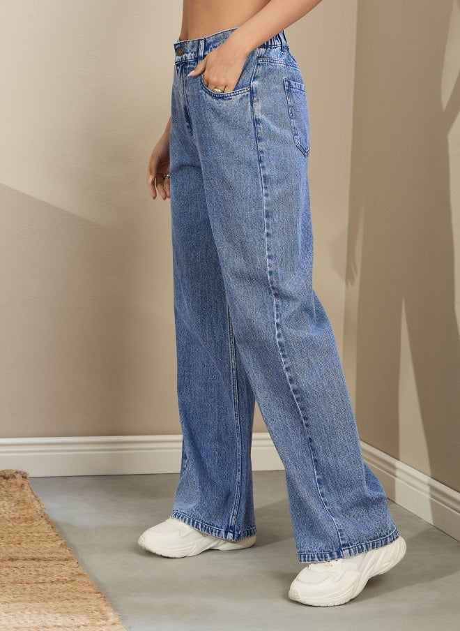 SASSAFRAS Light Fade High-Rise Straight Fit Jeans for Women - Image 3