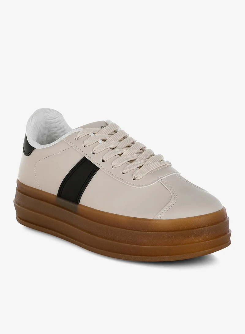 لندن راج حذاء رياضي برباط من الجلد الصناعي باللون الأبيض العتيق