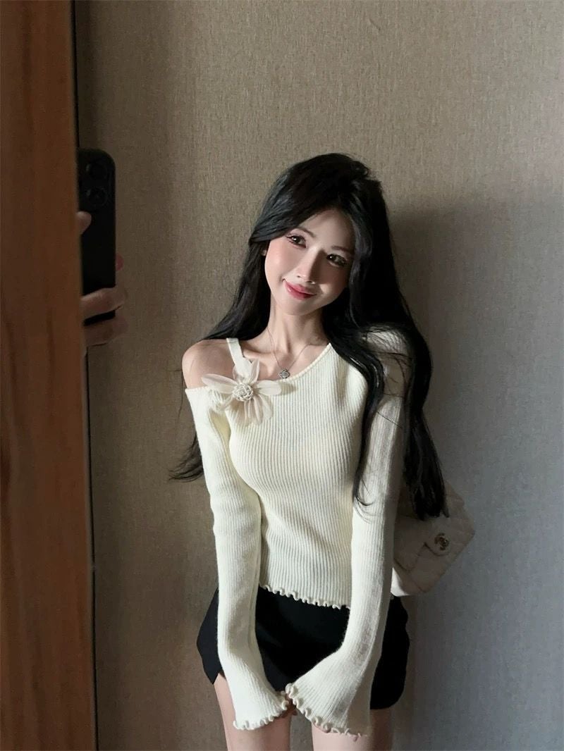 Korean Style Asymmetrical Slant Collar Stereo Flower Knitted T-Shirt Gentle Elegant Off-Shoulder Slim Versatile Slim Sweater Ins - Image 3