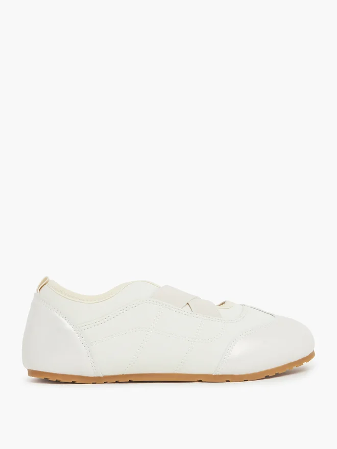 Styli Solid Elastic Trim Sneakers