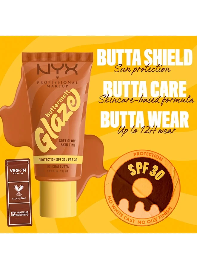 NYX PROFESSIONAL MAKEUP NYX Professional Makeup Buttermelt Glaze Soft Glow Skin Tint + SPF/FPS 30, Foundation, 12h Wear, Chai Butta