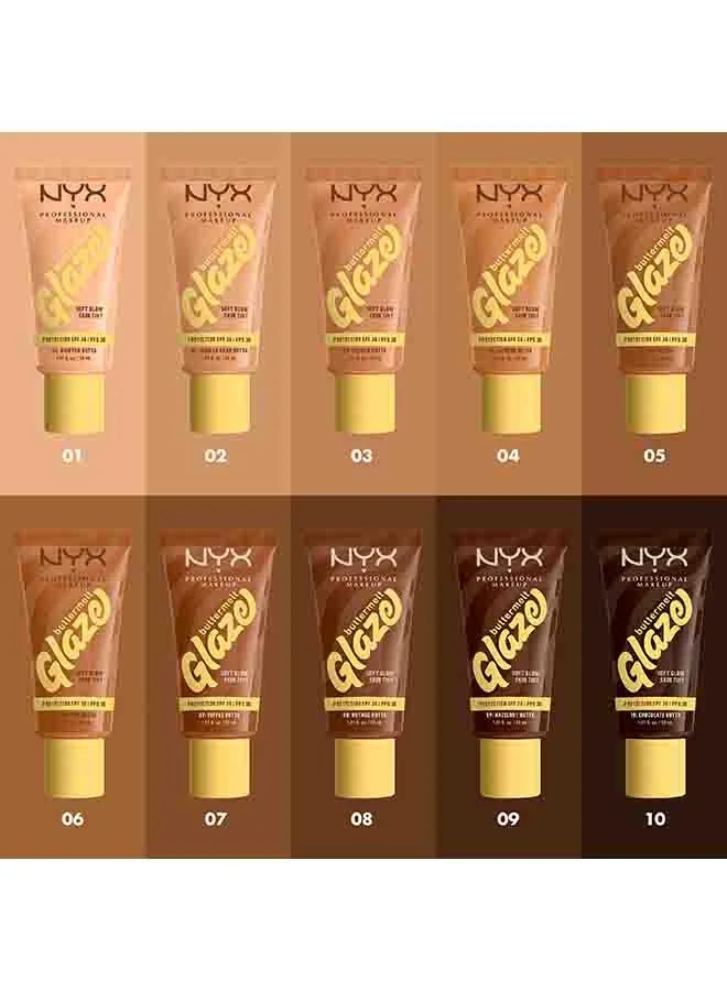 NYX PROFESSIONAL MAKEUP NYX Professional Makeup Buttermelt Glaze Soft Glow Skin Tint + SPF/FPS 30, Foundation, 12h Wear, Chai Butta