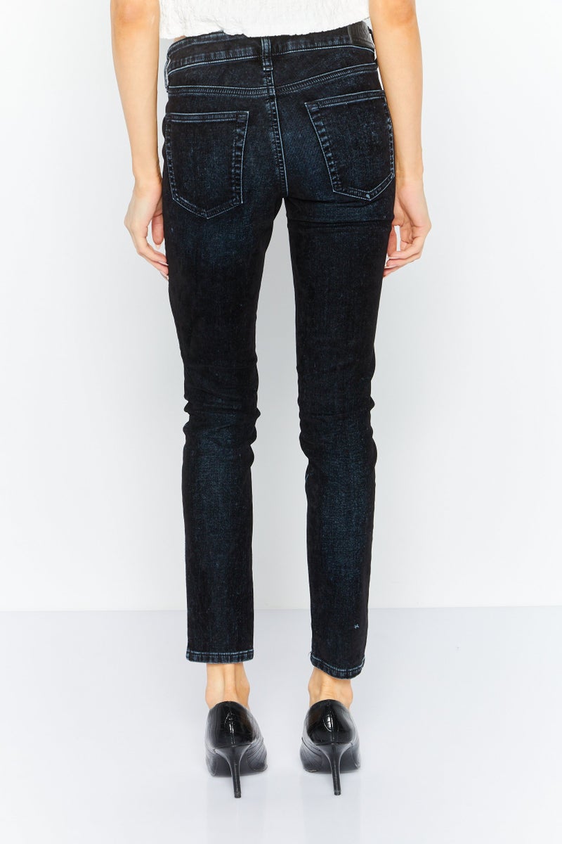 DIESEL جينز دنيم ضيق للنساء D-Ollies SP-2 غامق قابل للتمدد، أزرق داكن - Image 4