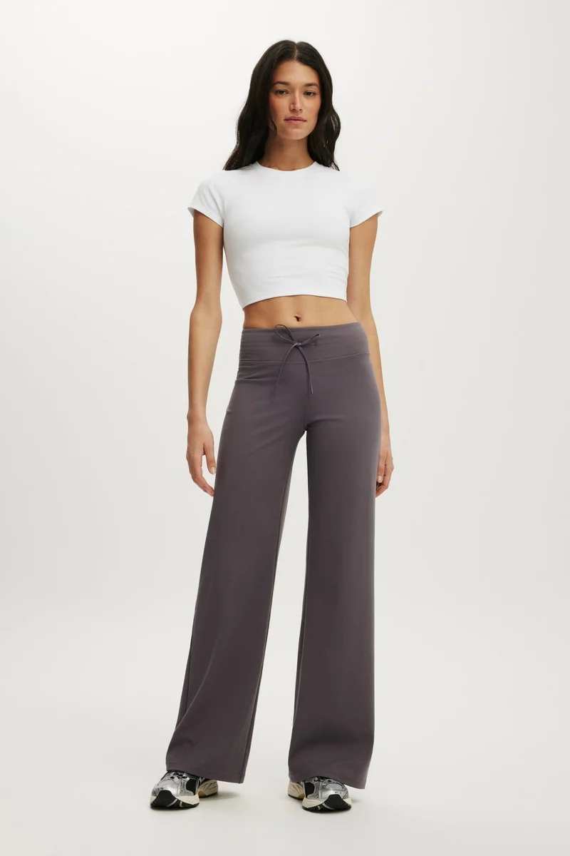 Cotton On  ULTRA SOFT CROPPED FITTED TSHIRT for Women | Best Price UAE