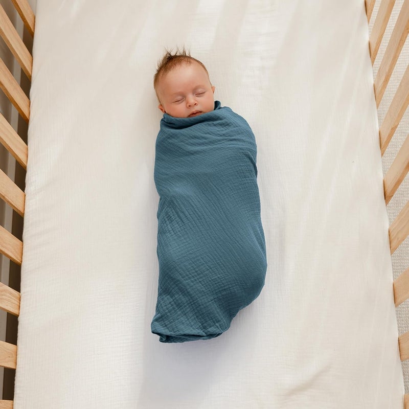 Comfy Cubs بطانيات لف الأطفال من موسلين - عبوة من 3، 42 × 42 بوصة، مجموعة بطانيات أطفال ناعمة 100% قطن، لفات كبيرة للمواليد الجدد - لفات مهدئة للمواليد الجدد - نبتون، أزرق المحيط الهادئ، سرخس - Image 3