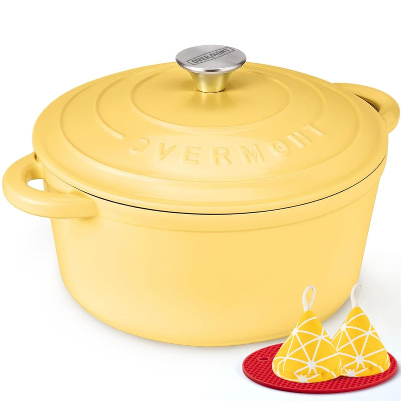 Overmont وعاء داتش أوفن من أوفermont مصنوع من الحديد الزهر المينا - وعاء سعة 5.5QT مع غطاء وكتاب طبخ وقفازات قطنية - أدوات طهي ثقيلة لتحضير الأطعمة المطبوخة ببطء، الحساء، الشواء، وخبز الخبز باللون الأصفر الجاوي - Image 1